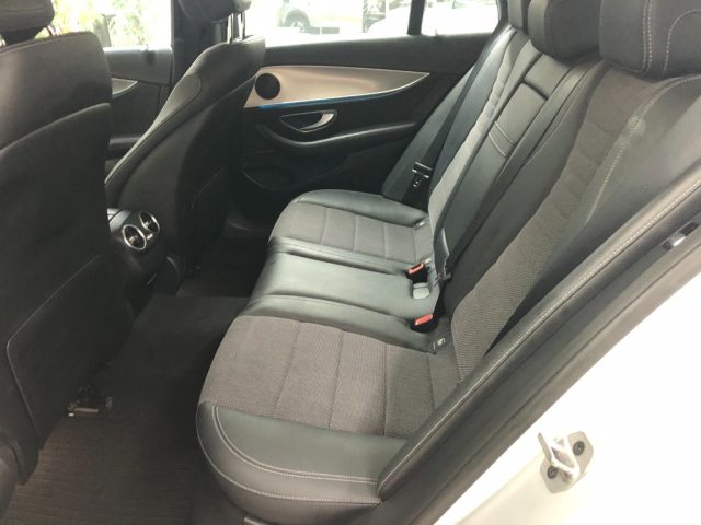 MERCEDES-BENZ E 220 usata 11