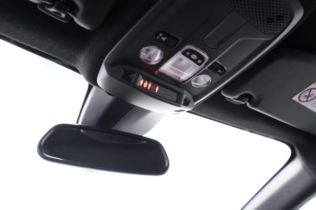 OPEL Corsa usata, con USB