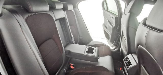 JAGUAR XE usata, con Limitatore di velocità