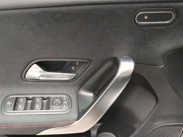 MERCEDES-BENZ A 180 usata, con Fendinebbia