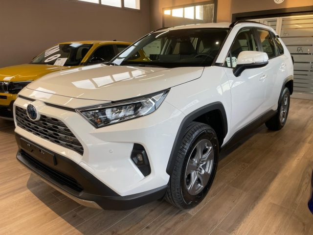 TOYOTA RAV 4 usata, con Fari LED