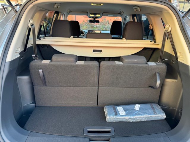 NISSAN X-Trail usata, con USB