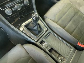 VOLKSWAGEN Golf usata, con USB