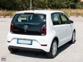 VOLKSWAGEN up! usata, con Autoradio