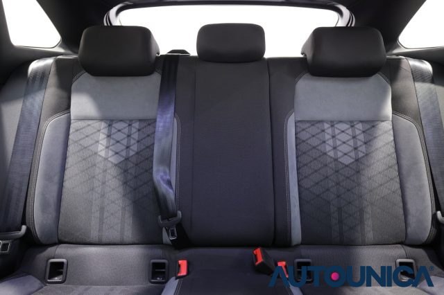 VOLKSWAGEN Taigo usata, con Isofix