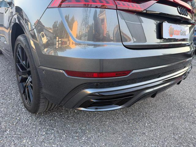 AUDI Q8 usata, con Sensori di parcheggio posteriori