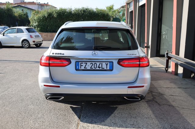 MERCEDES-BENZ E 220 usata, con Telecamera per parcheggio assistito