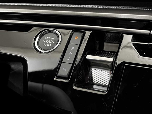 PEUGEOT 5008 usata 25