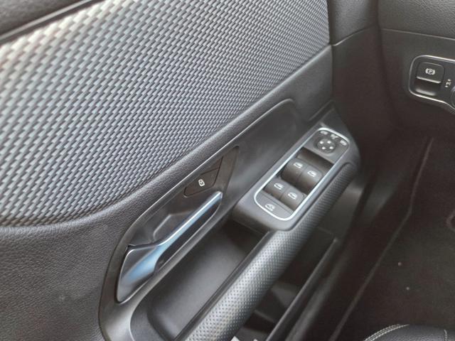 MERCEDES-BENZ GLA 200 usata, con Park Distance Control