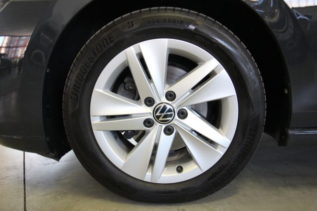 VOLKSWAGEN Golf usata, con Touch screen