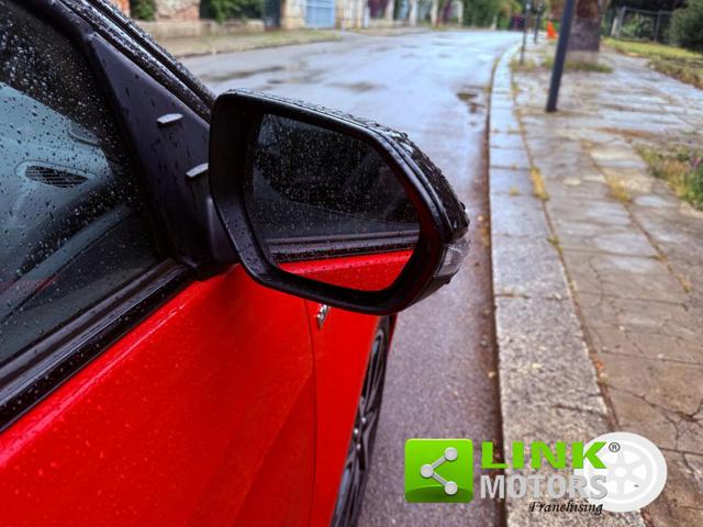 TOYOTA Yaris usata, con Bluetooth