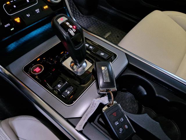 JAGUAR XE usata, con Sistema di navigazione