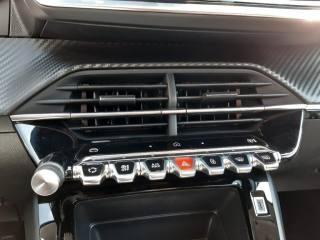 PEUGEOT 208 usata, con Volante in pelle
