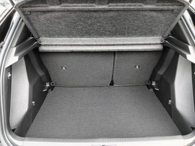 PEUGEOT 2008 usata, con Cruise Control