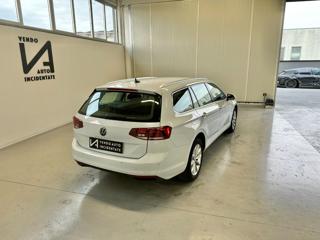 VOLKSWAGEN Passat Variant usata, con Cerchi in lega