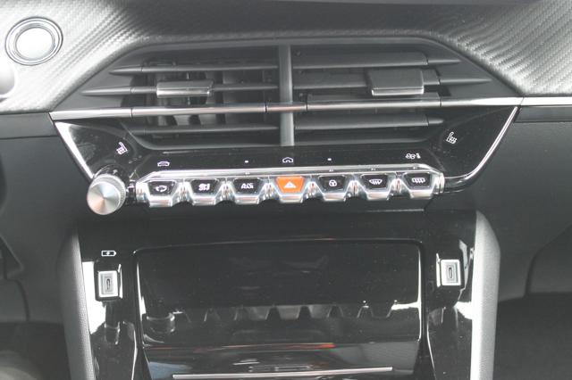 PEUGEOT 2008 usata, con USB