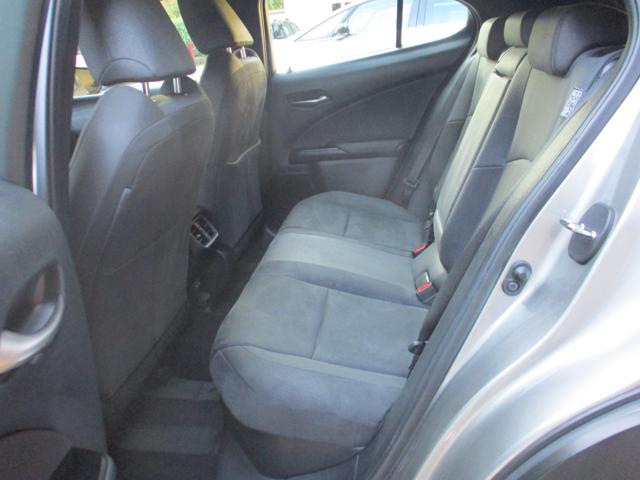 LEXUS UX 250h usata, con Climatizzatore