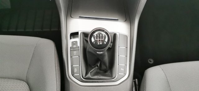 VOLKSWAGEN Golf Sportsvan usata, con ESP