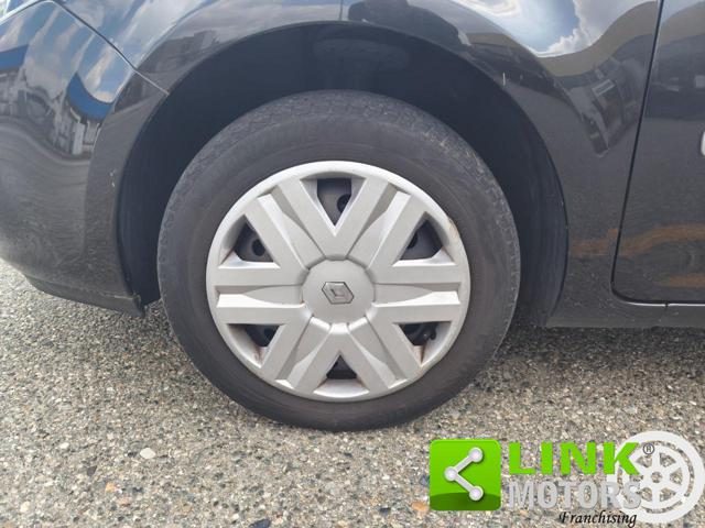 RENAULT Clio usata, con Sedile posteriore sdoppiato