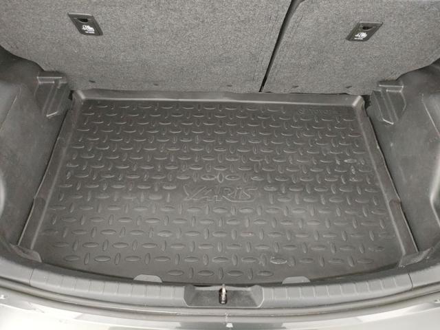 TOYOTA Yaris usata, con USB