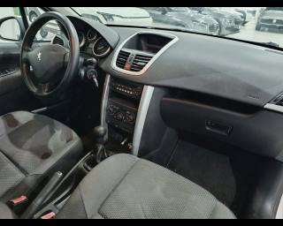 PEUGEOT 207 usata, con Autoradio