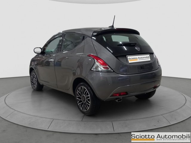 LANCIA Ypsilon usata, con Autoradio