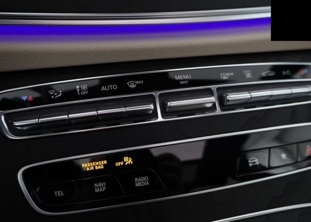 MERCEDES-BENZ E 220 usata, con Sedili sportivi