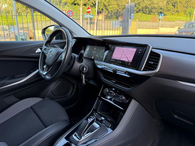 OPEL Grandland usata, con Park Distance Control