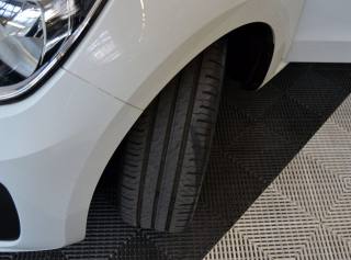 VOLKSWAGEN up! usata, con Autoradio digitale