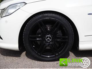 MERCEDES-BENZ E 220 usata, con Sensori di parcheggio posteriori