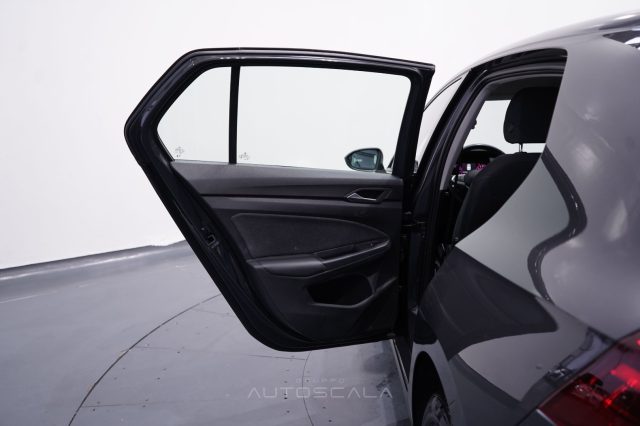 VOLKSWAGEN Golf usata, con Autoradio digitale