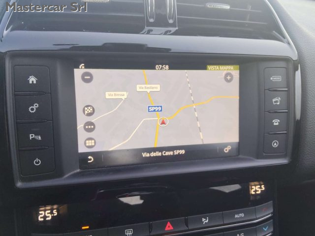 JAGUAR XE usata, con USB