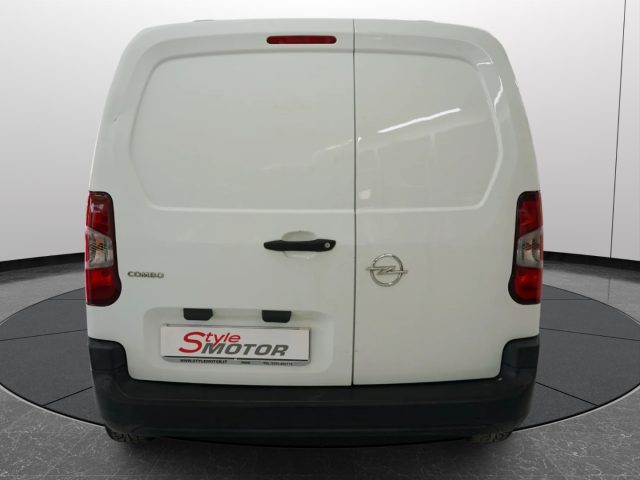 OPEL Combo usata, con Kit antipanne
