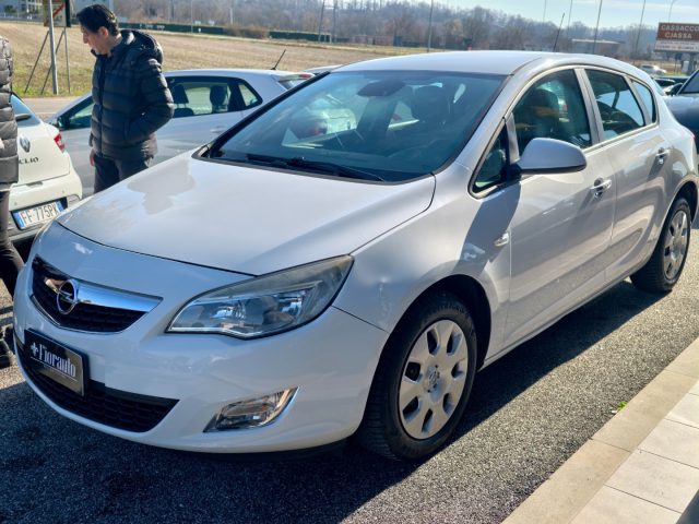 OPEL Astra usata, con Autoradio