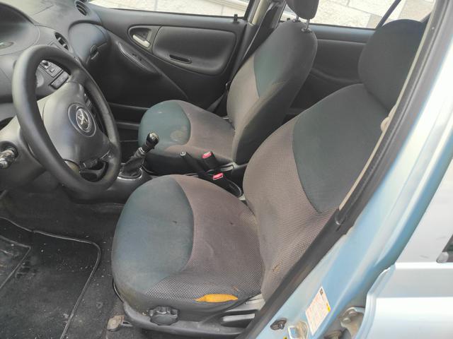 TOYOTA Yaris usata, con Alzacristalli elettrici