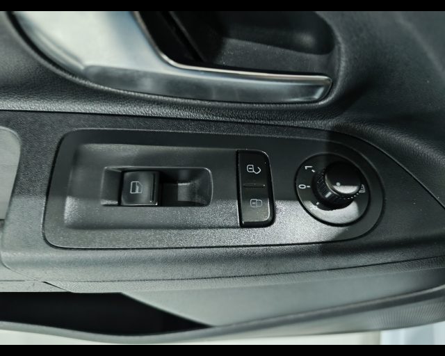 VOLKSWAGEN up! usata 11