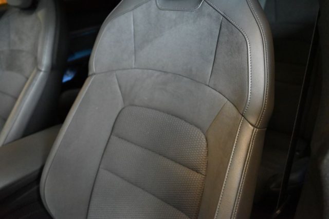PORSCHE Taycan usata 53