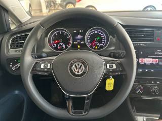 VOLKSWAGEN Golf usata, con USB