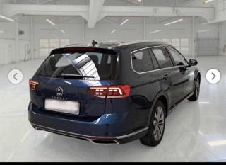 VOLKSWAGEN Passat Variant usata, con Airbag
