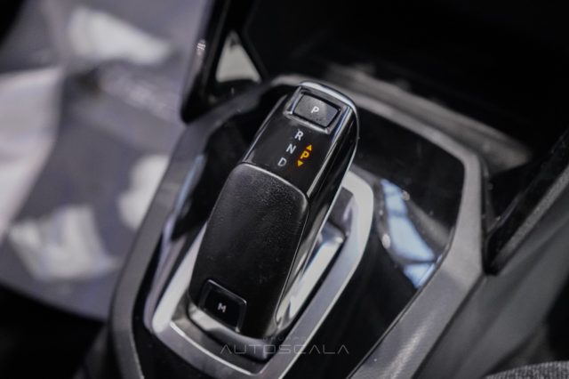 PEUGEOT 208 usata, con Volante in pelle