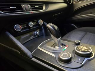 ALFA ROMEO Stelvio usata, con Controllo automatico clima