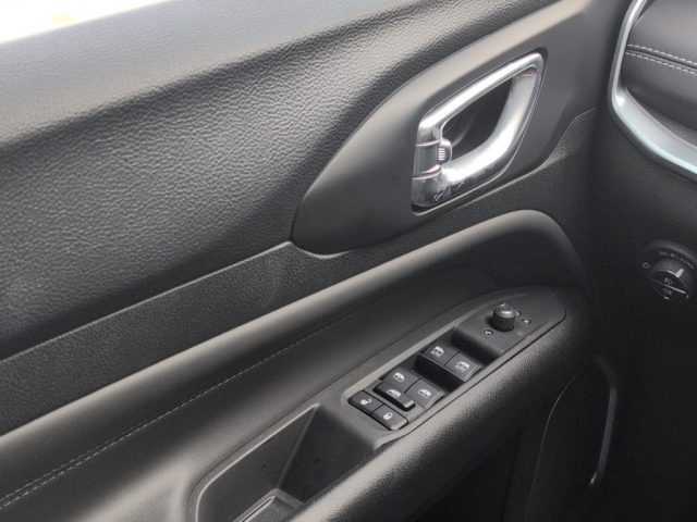 JEEP Compass usata, con Autoradio digitale