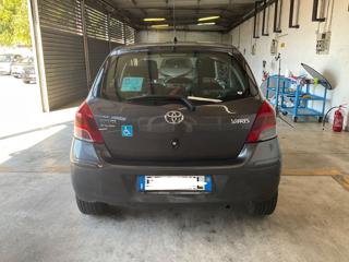 TOYOTA Yaris usata, con Autoradio