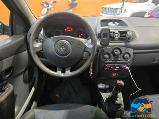 RENAULT Clio usata, con Specchietti laterali elettrici