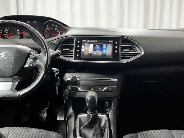 PEUGEOT 308 usata, con Bluetooth