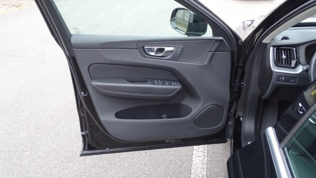 VOLVO XC60 usata, con Freno di stazionamento elettrico