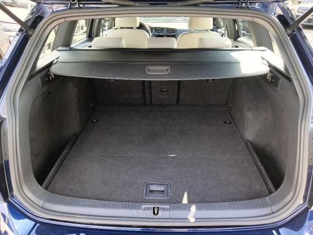 VOLKSWAGEN Golf Variant usata, con Climatizzatore