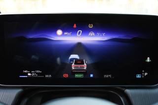 MERCEDES-BENZ EQE usata, con MP3