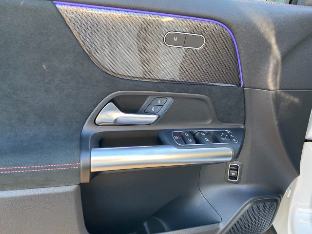 MERCEDES-BENZ GLA 200 usata, con USB