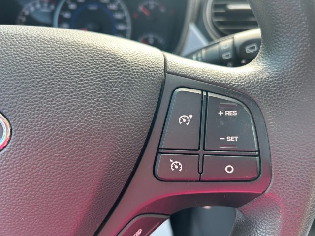 HYUNDAI i10 usata 15